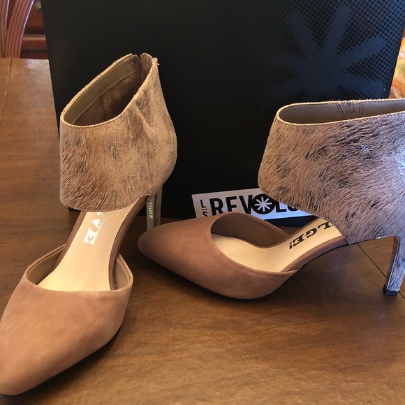 Revolution Ankle Cuff Heels so cute and unique - Picture 2 of 4